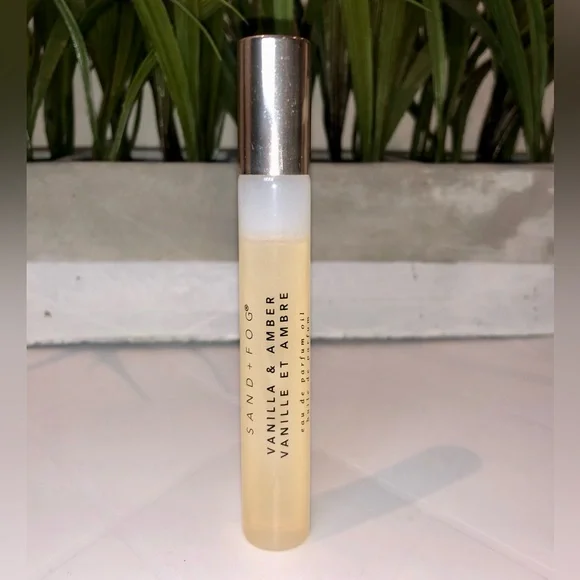 Sand + Fog Vanilla & Amber Rollerball Oil - Picture 2 of 2